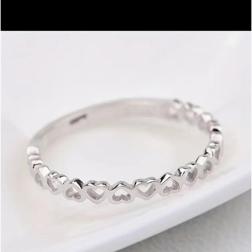1pc Exquisite Classic Elegant Delicate Ring With Hollow Heart Decor
